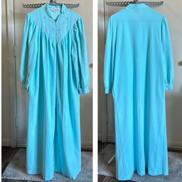 Vintage Vanity Fair Housecoat Robe Light Blue Womens Medium 60s 70s USA Made - Picture 1 of 4